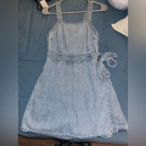 Sincerely Jules Women’s Blue Denim Romper Medium